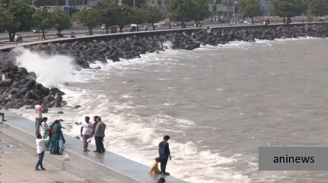 Mumbai witnesses high tide at Marine Drive as IMD issues heavy rain alert across several states