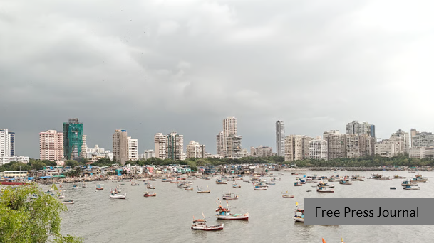 City Wakes Up To Light Drizzle As IMD Issues Yellow Alert For Heavy Rain, Gusty Winds